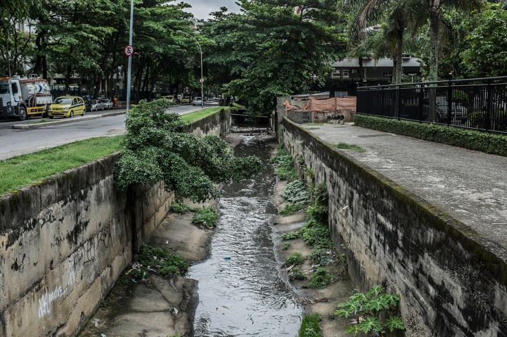 The sewage's channel coming from Rocinha's slum